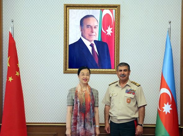 Müdafiə Naziri Çinin ölkəmizdəki səfiri ilə görüşüb